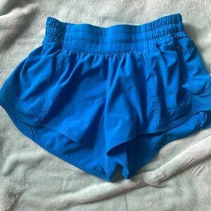 Lululemon Hotty Hot LR Shorts 2.5 inch